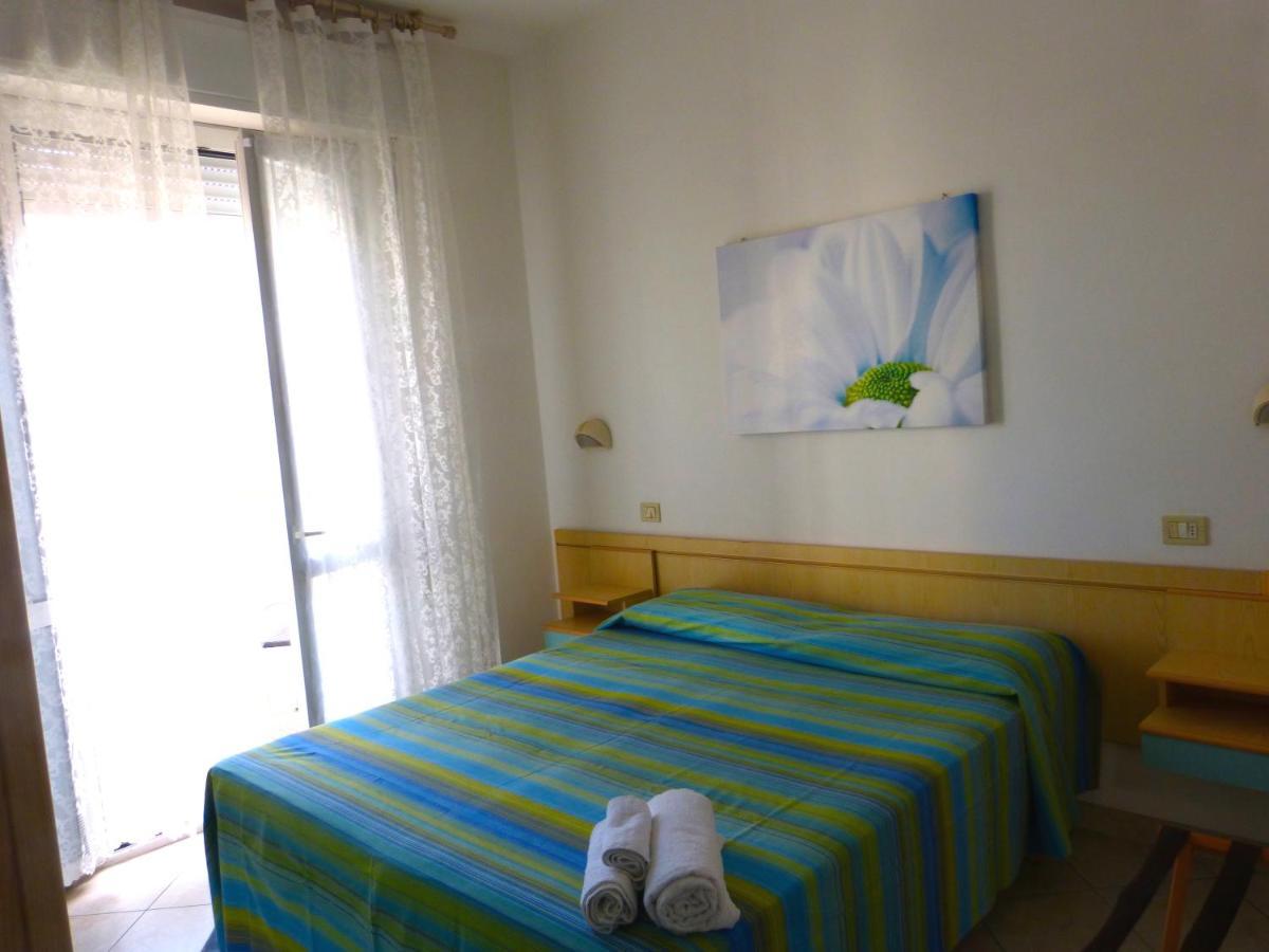 Hotel D'Annunzio Cattolica Exterior photo